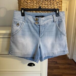 One5One Light Wash Denim Shorts Womens Size 14 Casual Summer Jean Shorts